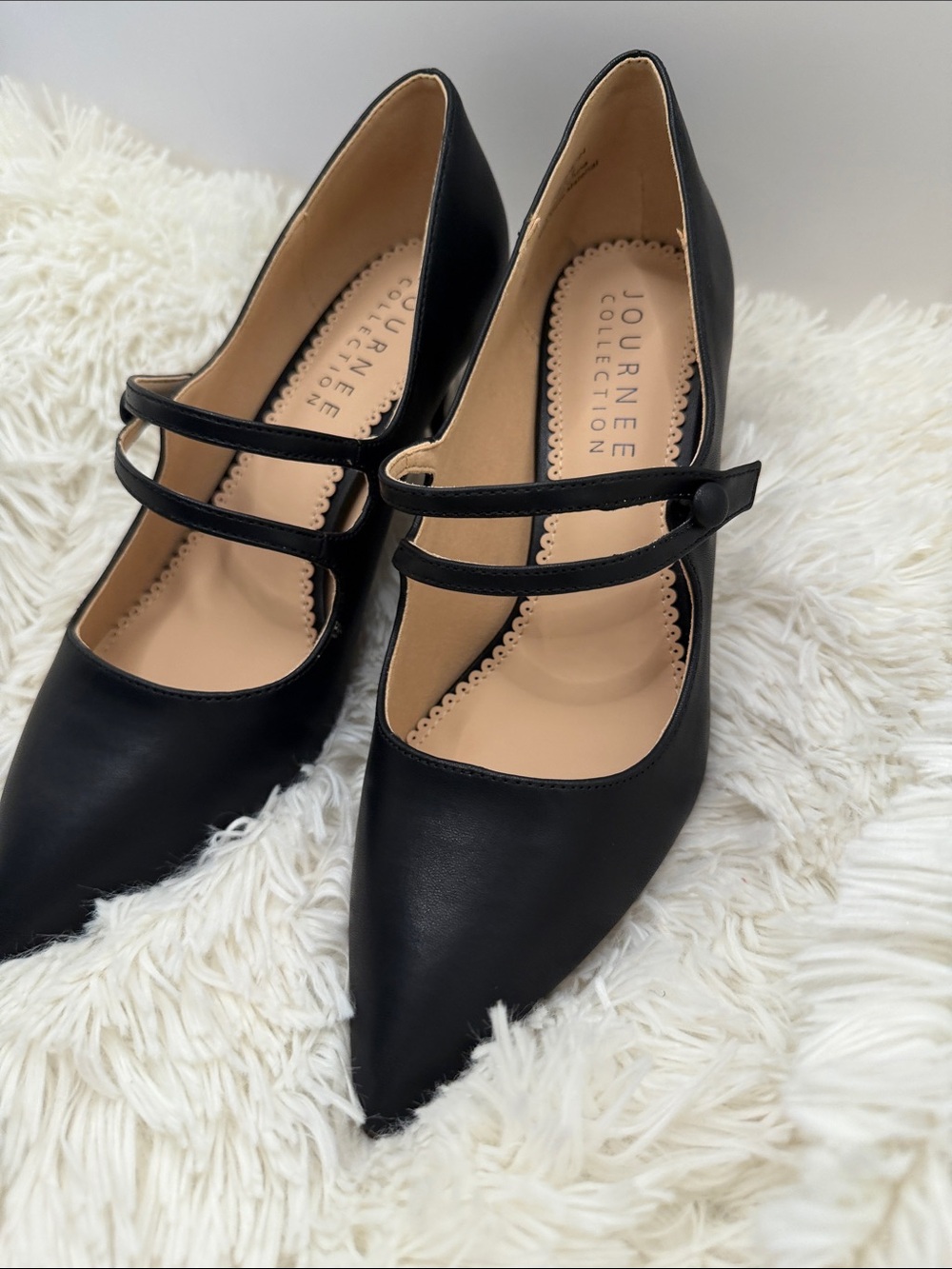 Journee Collection Black Pointed Sidney Heels with Double Straps - Picture 5 of 7